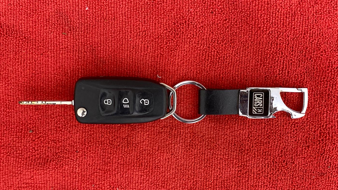 2018 Tata TIAGO NRG PETROL, Petrol, Manual, 40,612 km, Key Close Up