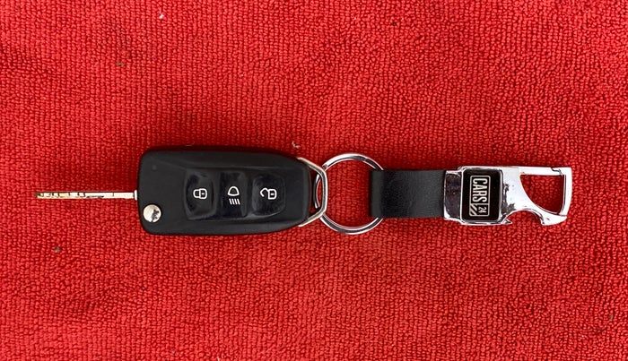 2018 Tata TIAGO NRG PETROL, Petrol, Manual, 40,612 km, Key Close Up