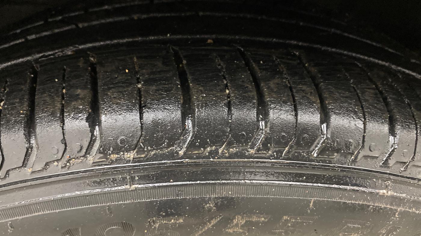 2018 Maruti Baleno ALPHA CVT PETROL 1.2, Petrol, Automatic, 60,303 km, Left Front Tyre Tread