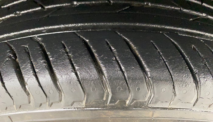 2021 Renault Kiger RXZ AMT, Petrol, Automatic, 10,266 km, Right Front Tyre Tread