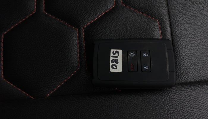 2021 Renault Kiger RXZ AMT, Petrol, Automatic, 10,266 km, Key Close Up