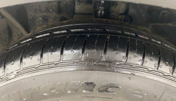 2018 Ford FREESTYLE TITANIUM 1.2 PETROL, Petrol, Manual, 76,412 km, Left Front Tyre Tread