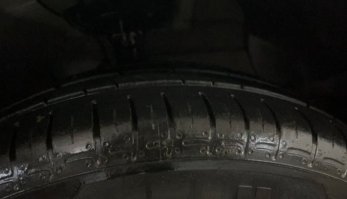 2022 Hyundai GRAND I10 NIOS SPORTZ 1.2 KAPPA VTVT, Petrol, Manual, 10,172 km, Right Front Tyre Tread