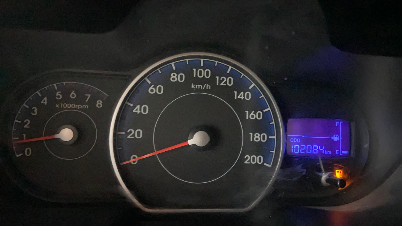 2016 Hyundai i10 SPORTZ 1.1, Petrol, Manual, 1,02,064 km, Odometer Image