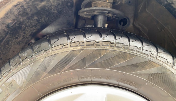 2021 Maruti Dzire VXI, Petrol, Manual, 51,796 km, Left Front Tyre Tread
