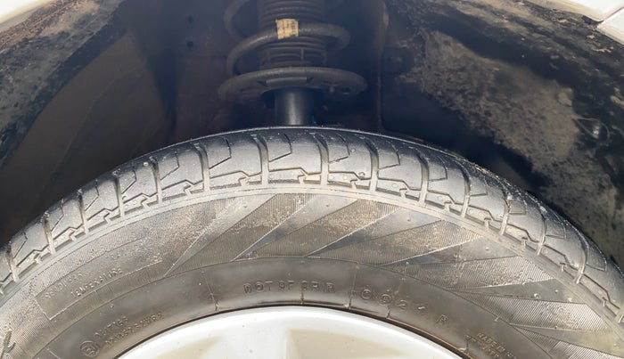 2021 Maruti Dzire VXI, Petrol, Manual, 51,796 km, Right Front Tyre Tread