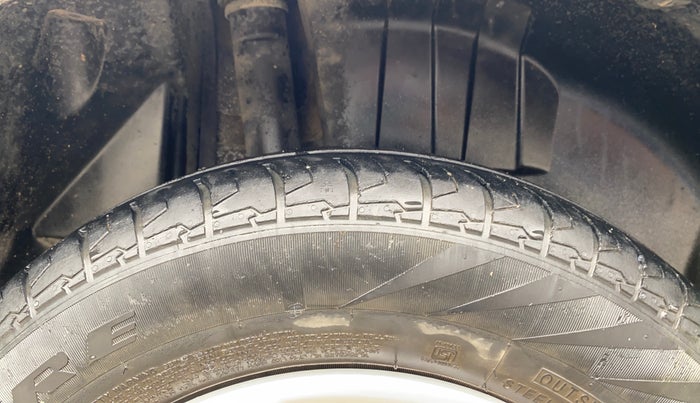 2021 Maruti Dzire VXI, Petrol, Manual, 51,796 km, Right Rear Tyre Tread