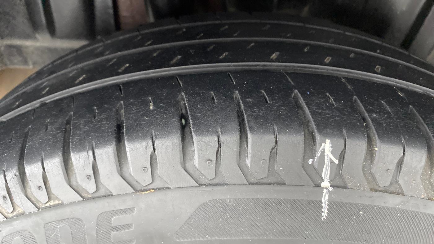 2019 Maruti Ertiga ZXI Plus SHVS, Petrol, Manual, 41,265 km, Right Rear Tyre Tread
