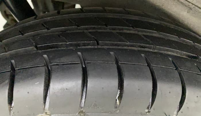 2016 Maruti Wagon R 1.0 VXI AMT, Petrol, Automatic, 23,481 km, Right Rear Tyre Tread