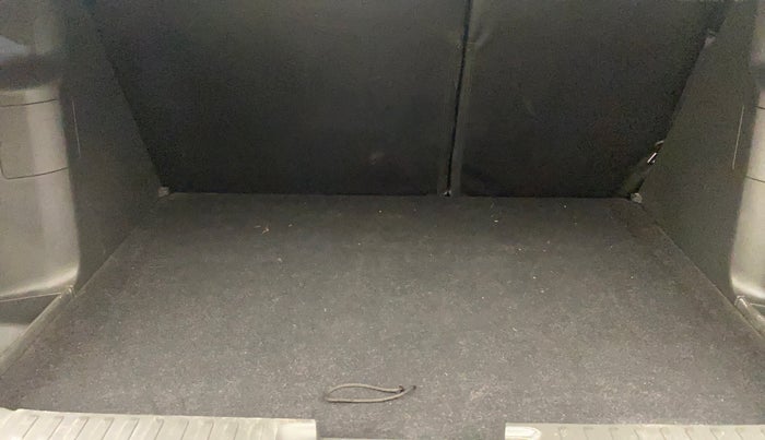 2017 Maruti Vitara Brezza ZDI PLUS DUAL TONE, Diesel, Manual, 1,29,768 km, Boot Inside