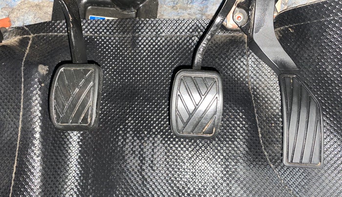 2017 Maruti Vitara Brezza ZDI PLUS DUAL TONE, Diesel, Manual, 1,29,768 km, Pedals