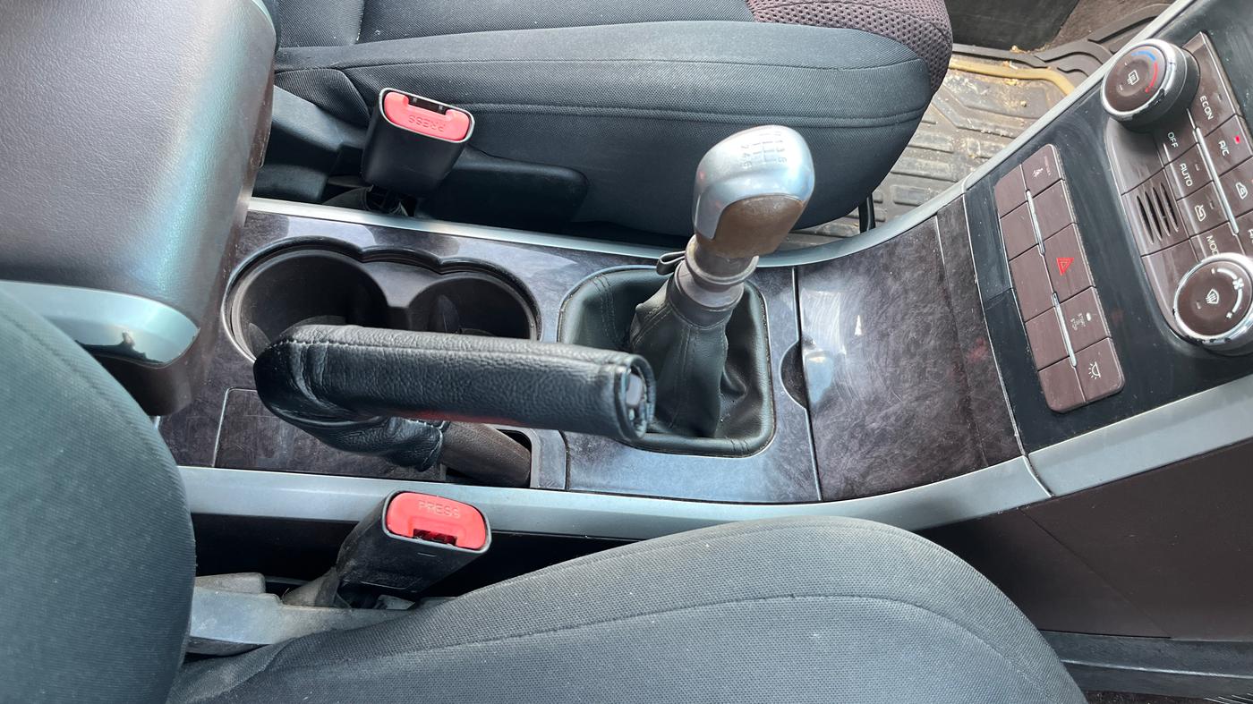 2013 Mahindra XUV500 W6, Diesel, Manual, 1,26,648 km, Gear Lever