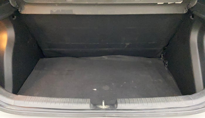 2014 Hyundai Elite i20 SPORTZ 1.2, Petrol, Manual, 84,358 km, Boot Inside