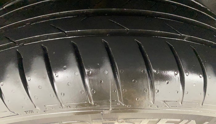 2017 Volkswagen Ameo COMFORTLINE 1.2L, Petrol, Manual, 76,200 km, Right Rear Tyre Tread