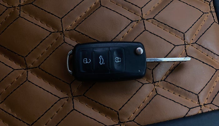 2017 Volkswagen Ameo COMFORTLINE 1.2L, Petrol, Manual, 76,200 km, Key Close Up