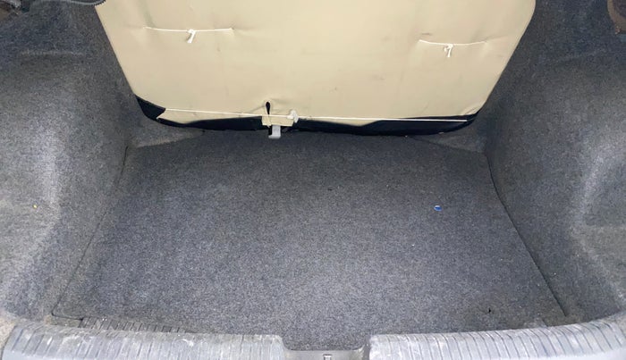 2017 Volkswagen Ameo COMFORTLINE 1.2L, Petrol, Manual, 76,200 km, Boot Inside