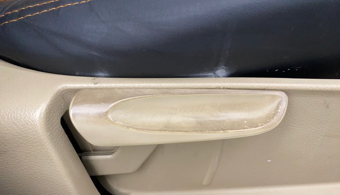 2017 Volkswagen Ameo COMFORTLINE 1.2L, Petrol, Manual, 76,200 km, Driver Side Adjustment Panel