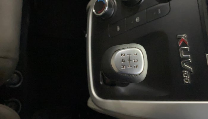 2016 Mahindra Kuv100 K6 PLUS 6 STR, Petrol, Manual, 71,388 km, Gear Lever