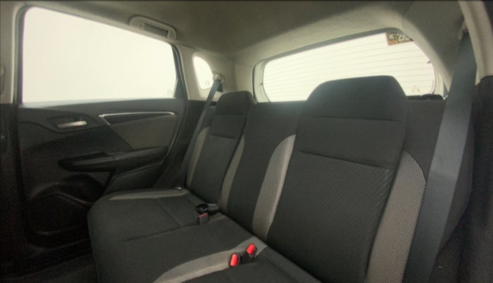 2017 Honda WR-V 1.5L I-DTEC VX MT, Diesel, Manual, 1,29,744 km, Right Side Rear Door Cabin