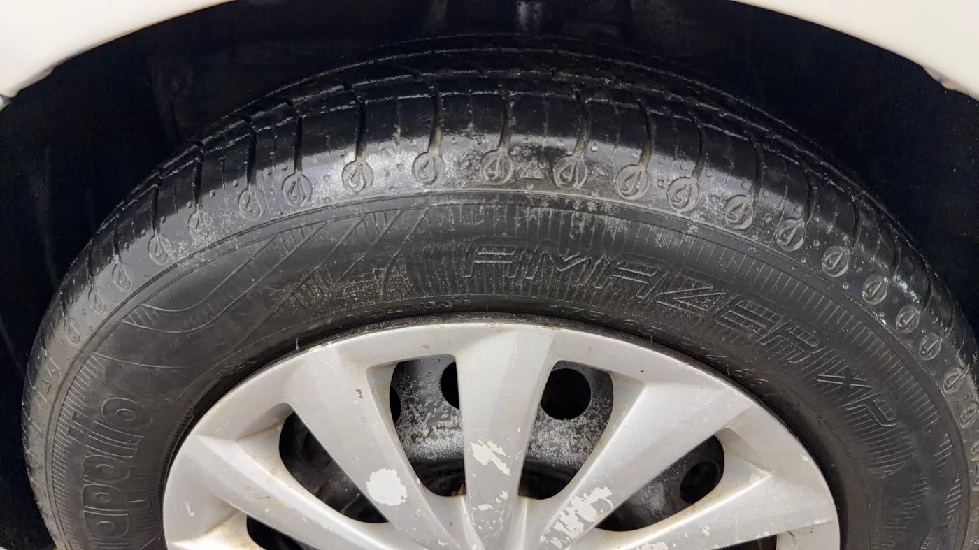 2018 Maruti Celerio VXI CNG, CNG, Manual, 1,05,182 km, Left Front Tyre Tread