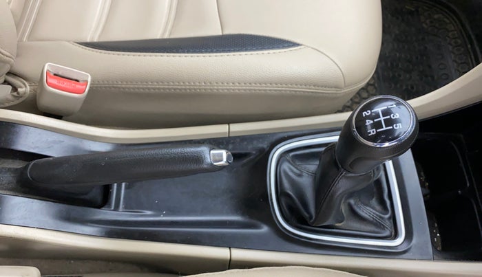 2018 Maruti Ciaz DELTA 1.4 MT PETROL, Petrol, Manual, 91,969 km, Gear Lever