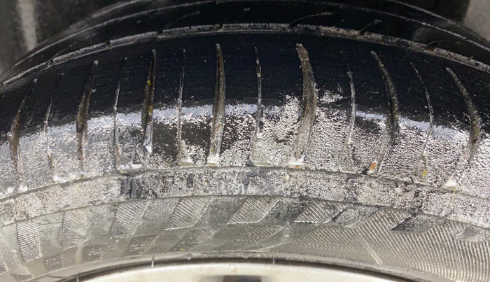 2018 Maruti Ciaz DELTA 1.4 MT PETROL, Petrol, Manual, 91,969 km, Left Rear Tyre Tread