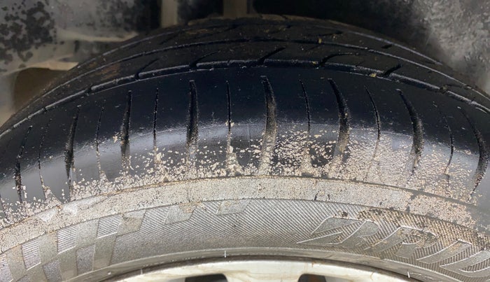 2018 Maruti Ciaz DELTA 1.4 MT PETROL, Petrol, Manual, 91,969 km, Right Rear Tyre Tread