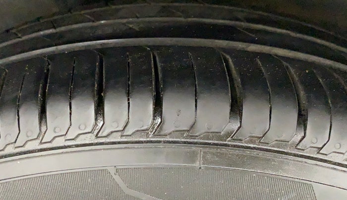 2017 Honda Jazz 1.2L I-VTEC V AT, Petrol, Automatic, 93,814 km, Right Rear Tyre Tread