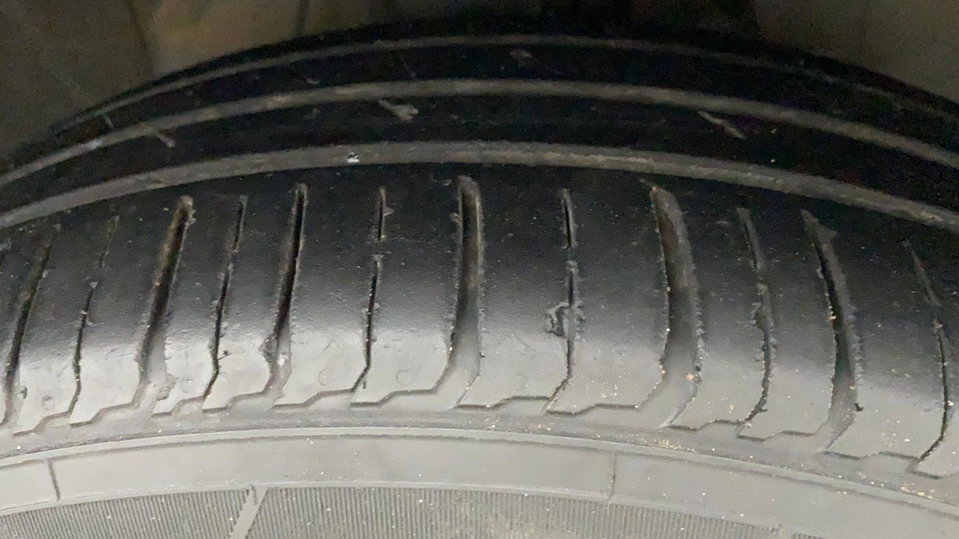 2017 Honda Jazz 1.2L I-VTEC V AT, Petrol, Automatic, 93,814 km, Right Front Tyre Tread