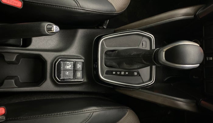 2023 Toyota URBAN CRUISER HYRYDER V HYBRID, Hybrid, Automatic, 82,201 km, Gear Lever