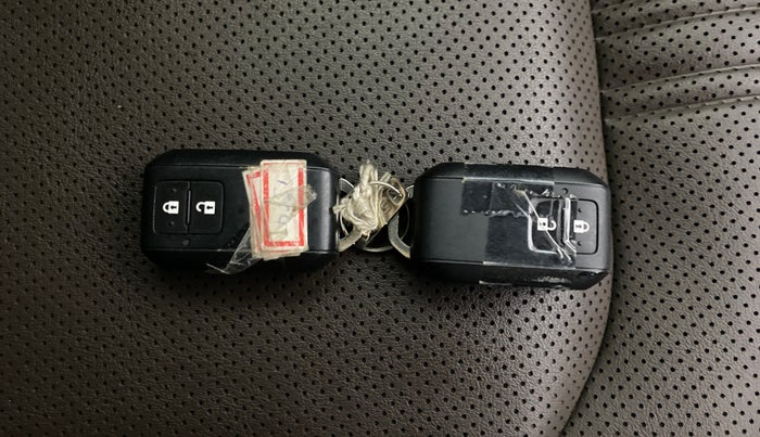 2023 Toyota URBAN CRUISER HYRYDER V HYBRID, Hybrid, Automatic, 82,201 km, Key Close Up