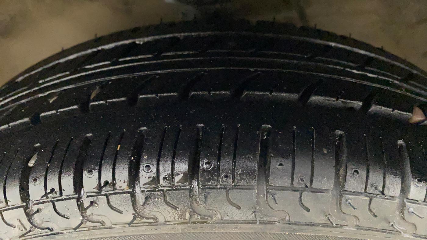 2017 Maruti Alto K10 VXI, Petrol, Manual, 41,724 km, Left Front Tyre Tread