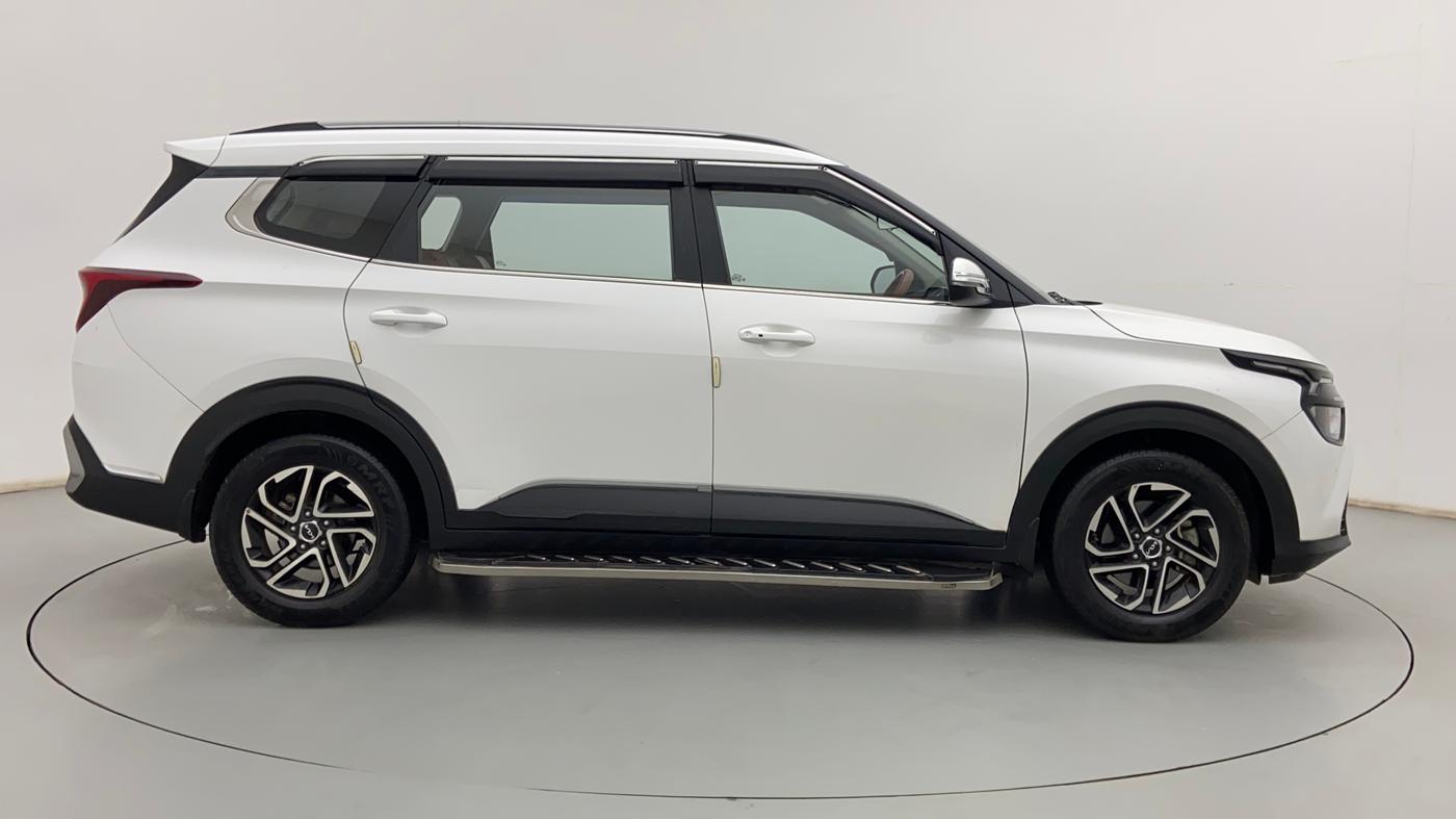 2022 KIA CARENS PRESTIGE PLUS 1.4 PETROL 7 STR, Petrol, Manual, 25,961 km, Right Side View