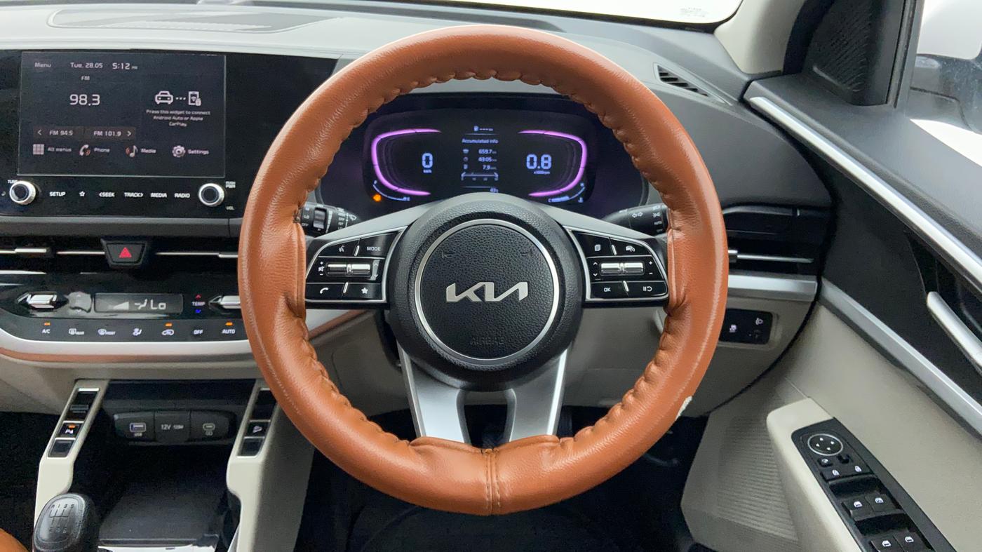 2022 KIA CARENS PRESTIGE PLUS 1.4 PETROL 7 STR, Petrol, Manual, 25,961 km, Steering Wheel Close Up