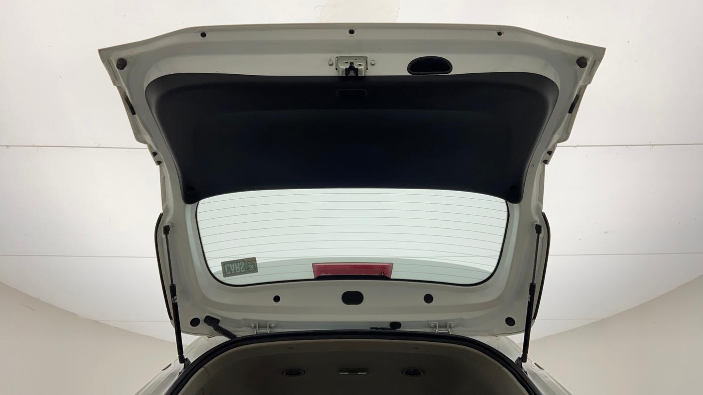 2022 KIA CARENS PRESTIGE PLUS 1.4 PETROL 7 STR, Petrol, Manual, 25,961 km, Boot Door Open