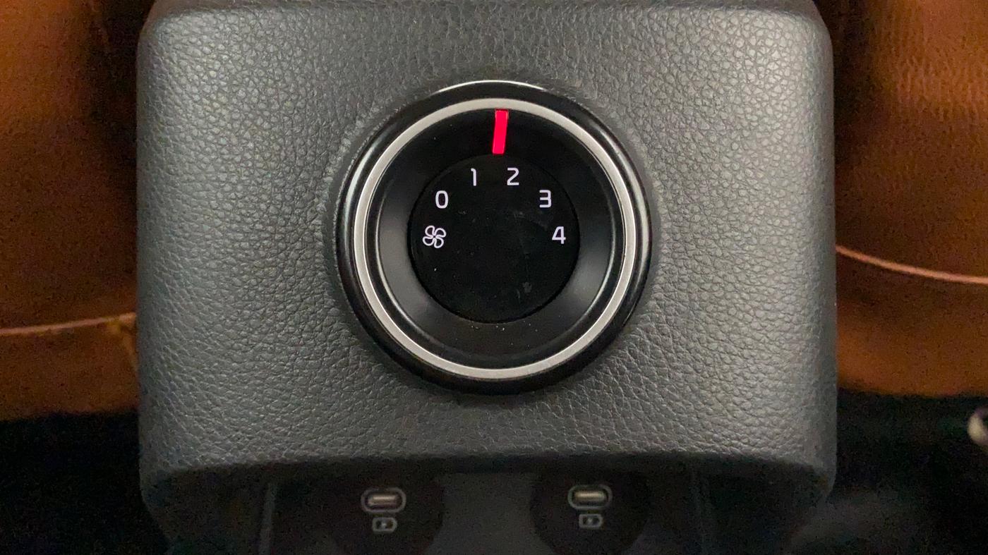 2022 KIA CARENS PRESTIGE PLUS 1.4 PETROL 7 STR, Petrol, Manual, 25,961 km, Rear AC Temperature Control