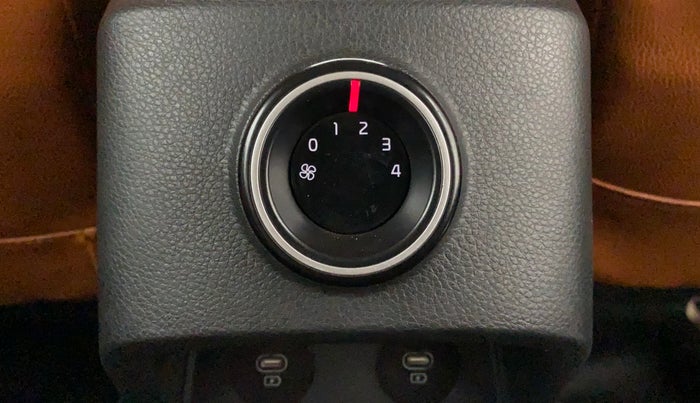 2022 KIA CARENS PRESTIGE PLUS 1.4 PETROL 7 STR, Petrol, Manual, 25,961 km, Rear AC Temperature Control