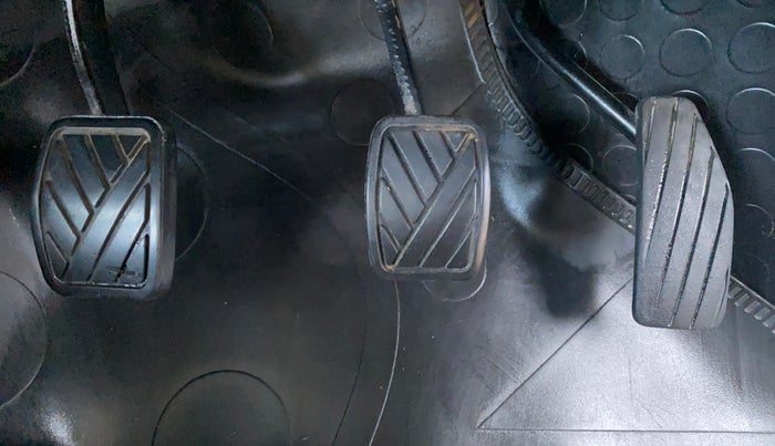 2013 Maruti Wagon R 1.0 VXI, Petrol, Manual, 1,00,092 km, Pedals