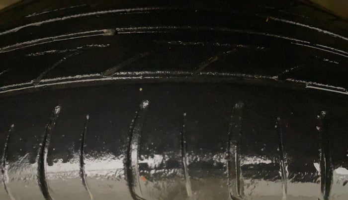 2013 Maruti Wagon R 1.0 VXI, Petrol, Manual, 1,00,092 km, Left Front Tyre Tread