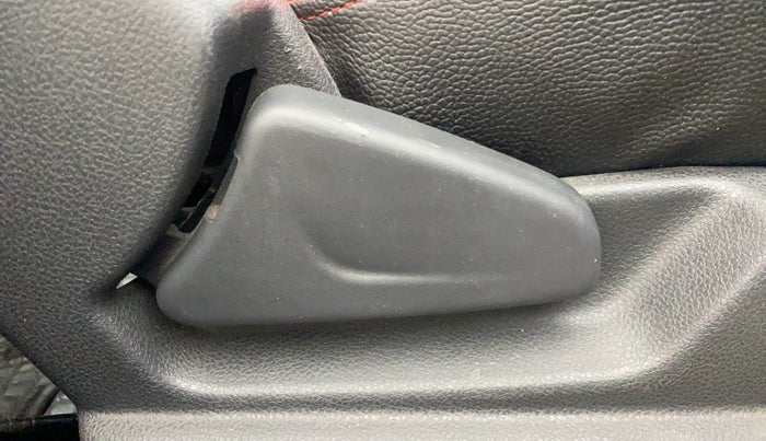 2016 Renault Kwid RXT 0.8, Petrol, Manual, 43,361 km, Driver Side Adjustment Panel