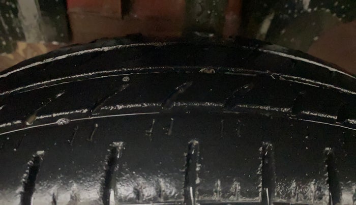 2016 Renault Kwid RXT 0.8, Petrol, Manual, 43,361 km, Left Front Tyre Tread