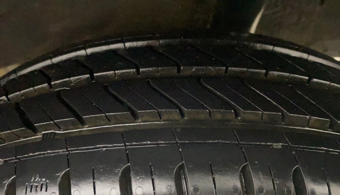 2016 Renault Kwid RXT 0.8, Petrol, Manual, 43,361 km, Left Rear Tyre Tread