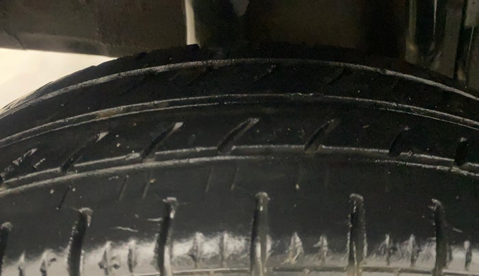 2016 Renault Kwid RXT 0.8, Petrol, Manual, 43,361 km, Right Rear Tyre Tread