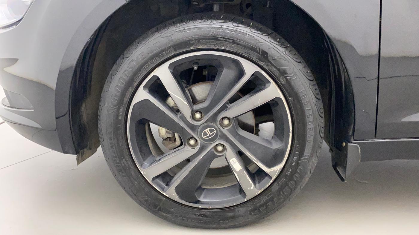 2022 Tata ALTROZ XZA PLUS DARK EDTION, Petrol, Automatic, 30,433 km, Left Front Wheel