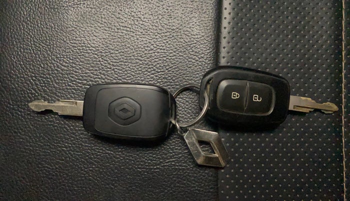 2017 Renault Kwid CLIMBER 1.0 AMT, Petrol, Automatic, 33,100 km, Key Close Up