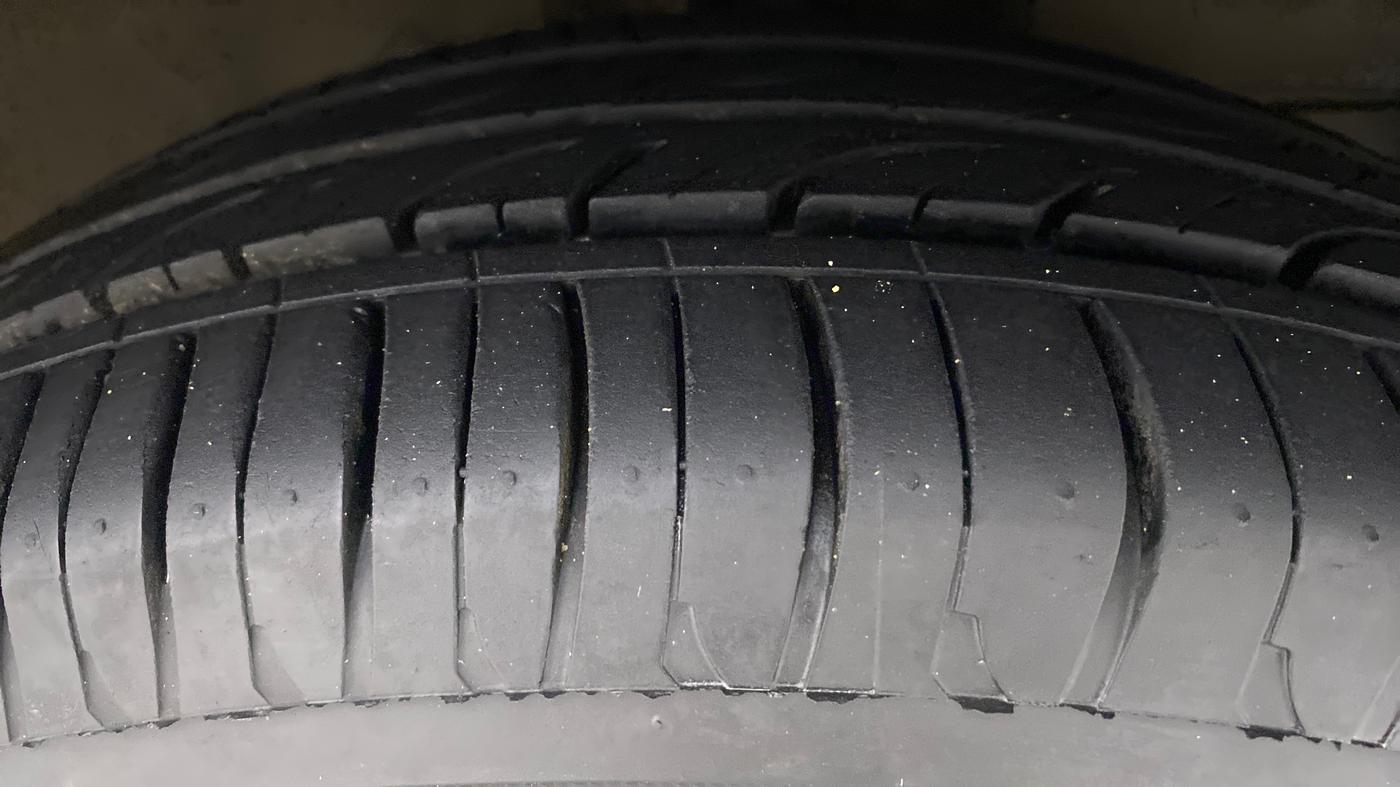 2017 Honda City V MT PETROL, Petrol, Manual, 44,308 km, Right Front Tyre Tread