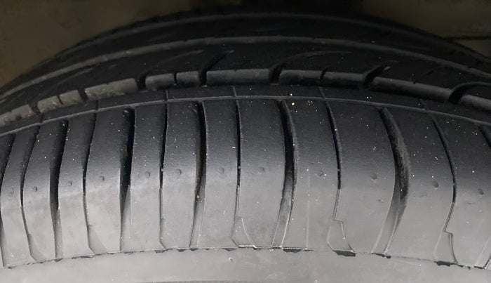 2017 Honda City V MT PETROL, Petrol, Manual, 44,308 km, Right Front Tyre Tread