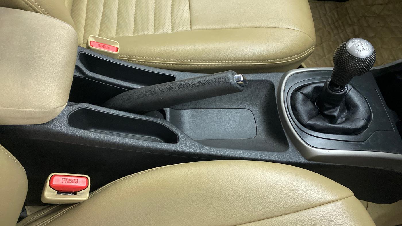 2017 Honda City V MT PETROL, Petrol, Manual, 44,308 km, Gear Lever