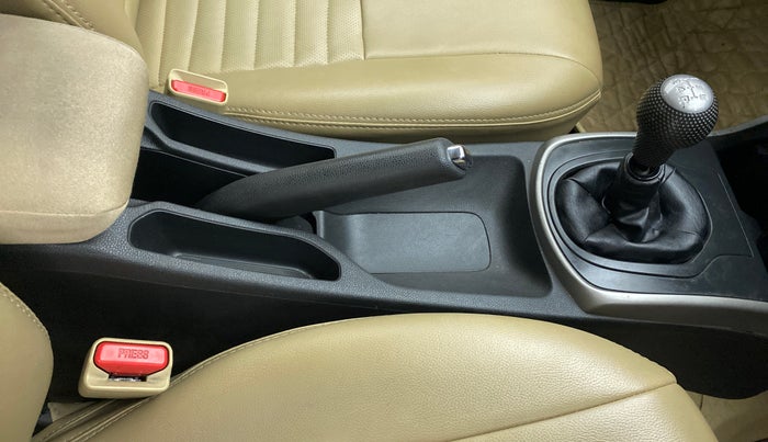 2017 Honda City V MT PETROL, Petrol, Manual, 44,308 km, Gear Lever