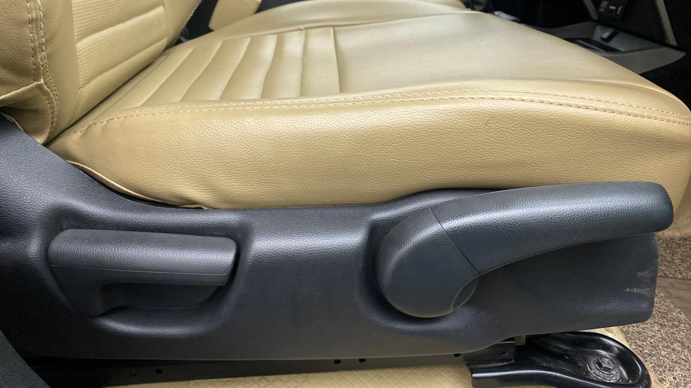 2017 Honda City V MT PETROL, Petrol, Manual, 44,308 km, Driver Side Adjustment Panel